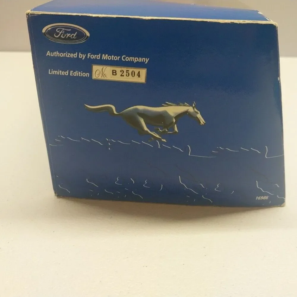 Hot Wheels Ford Four Decades of Pony Power Mustang 3 Car Gift Set Diecast 1:64